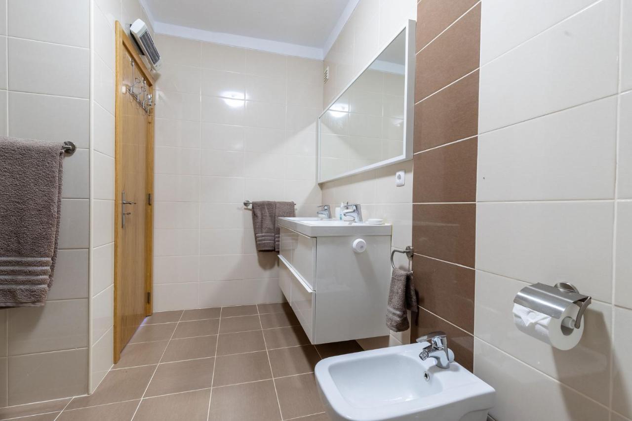 Lovely One Bedroom Apartment In Alvor Extérieur photo